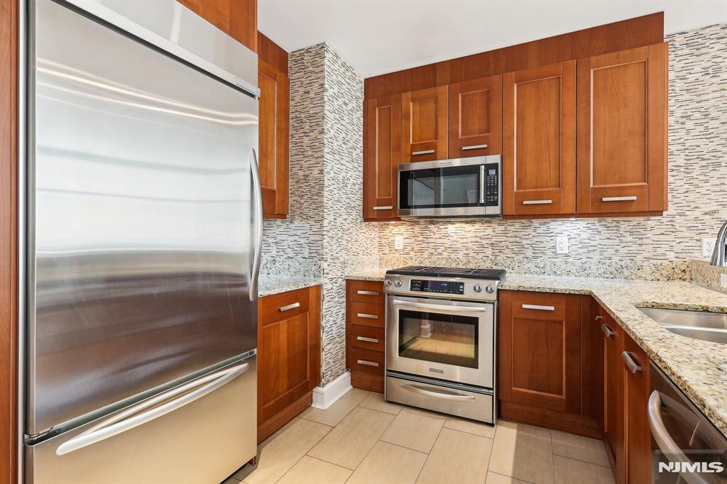8100 River Road 210