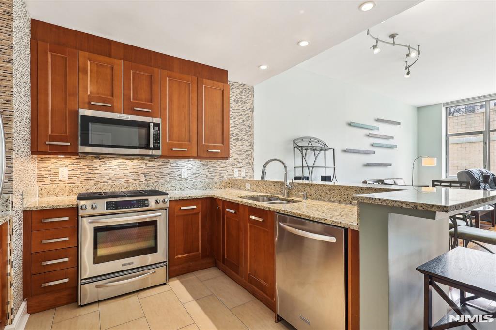 8100 River Road 210