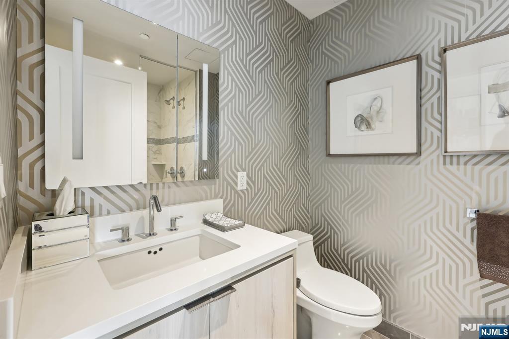 800 Ave At Port Imperial Boulevard 305