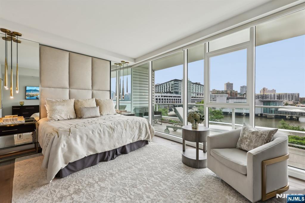 800 Ave At Port Imperial Boulevard 305
