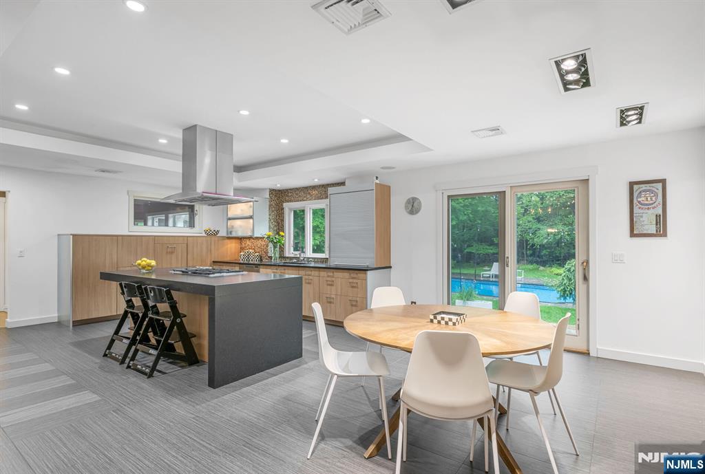 275 Gregory Road