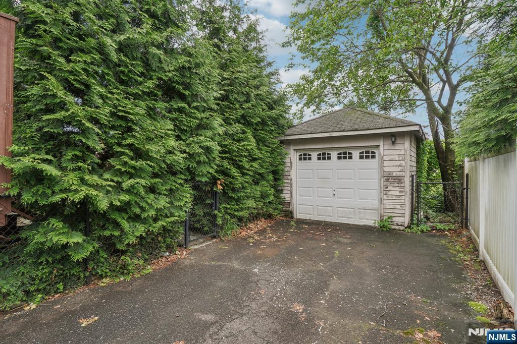 21 Albert Avenue