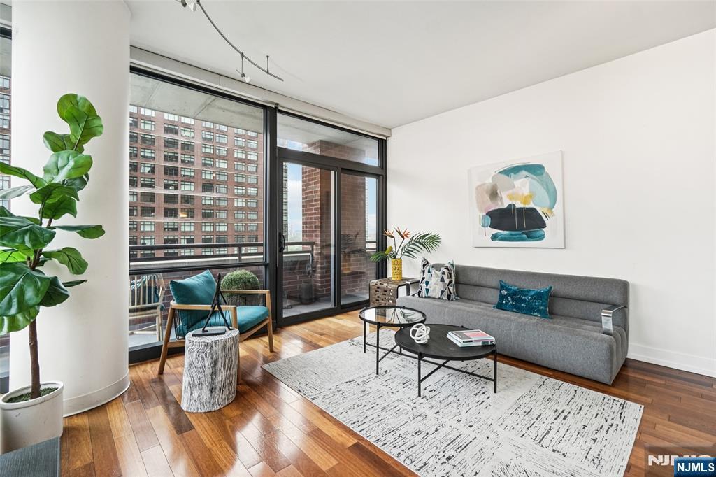 389 Washington Street 21A