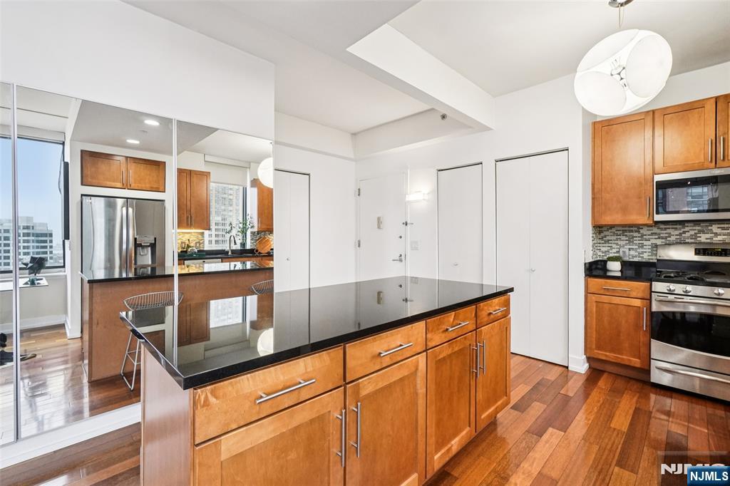 389 Washington Street 21A