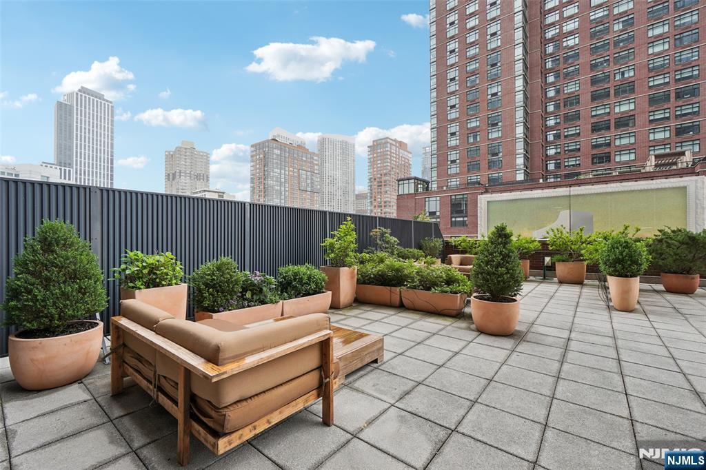 389 Washington Street 21A