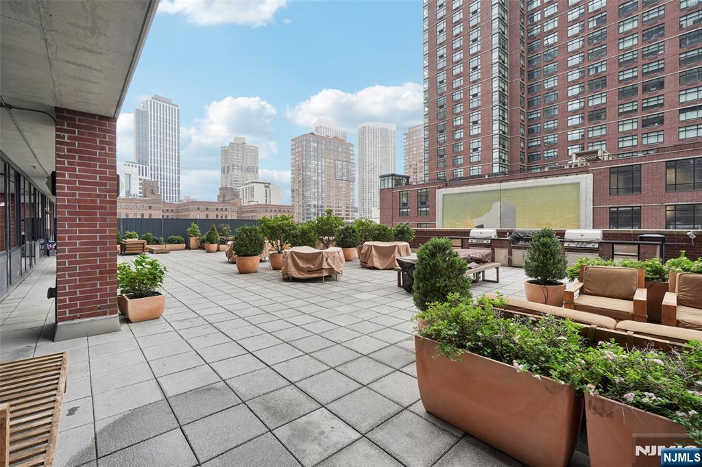 389 Washington Street 21A