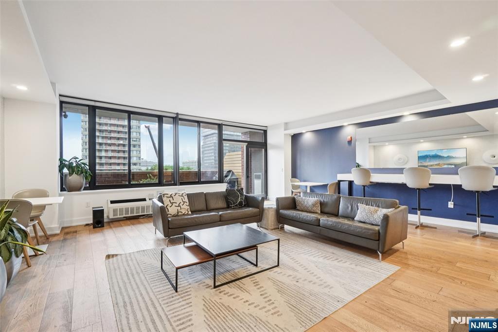 389 Washington Street 21A