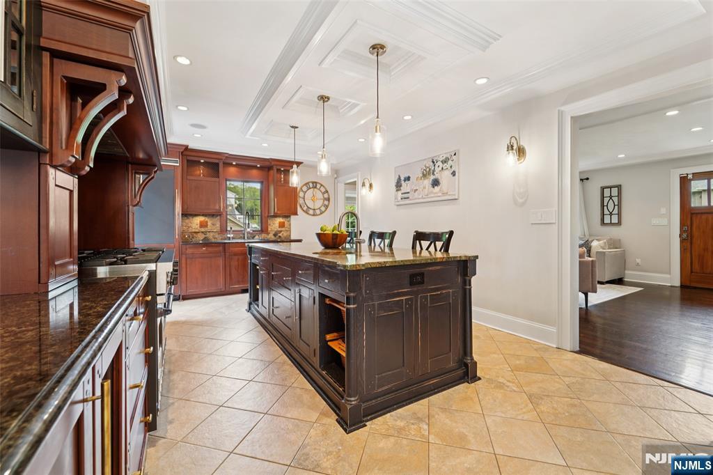 789 Woodland Avenue