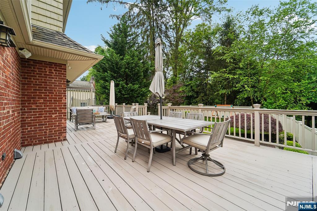 789 Woodland Avenue