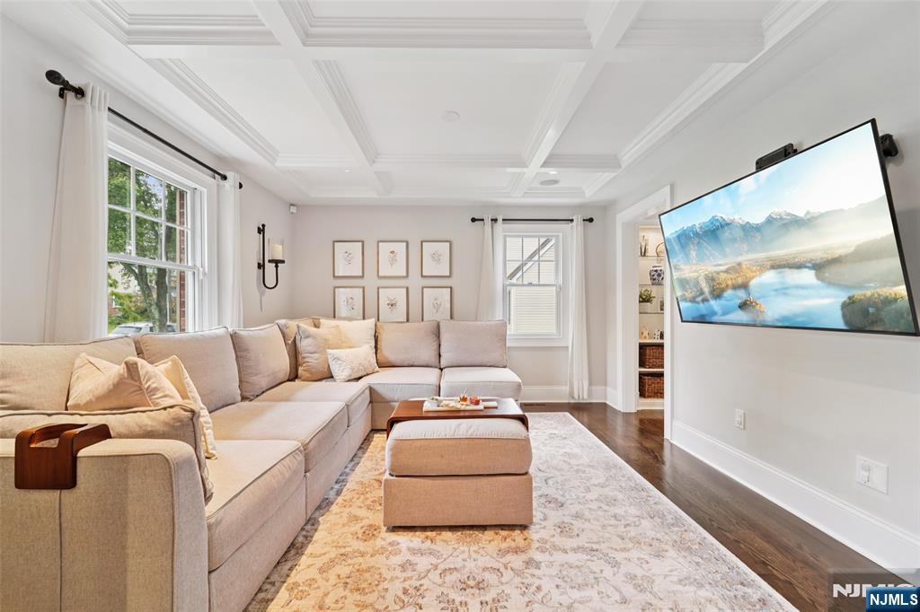 789 Woodland Avenue