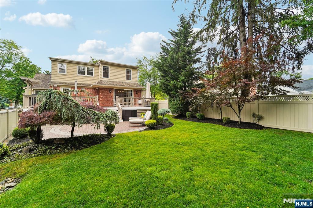 789 Woodland Avenue