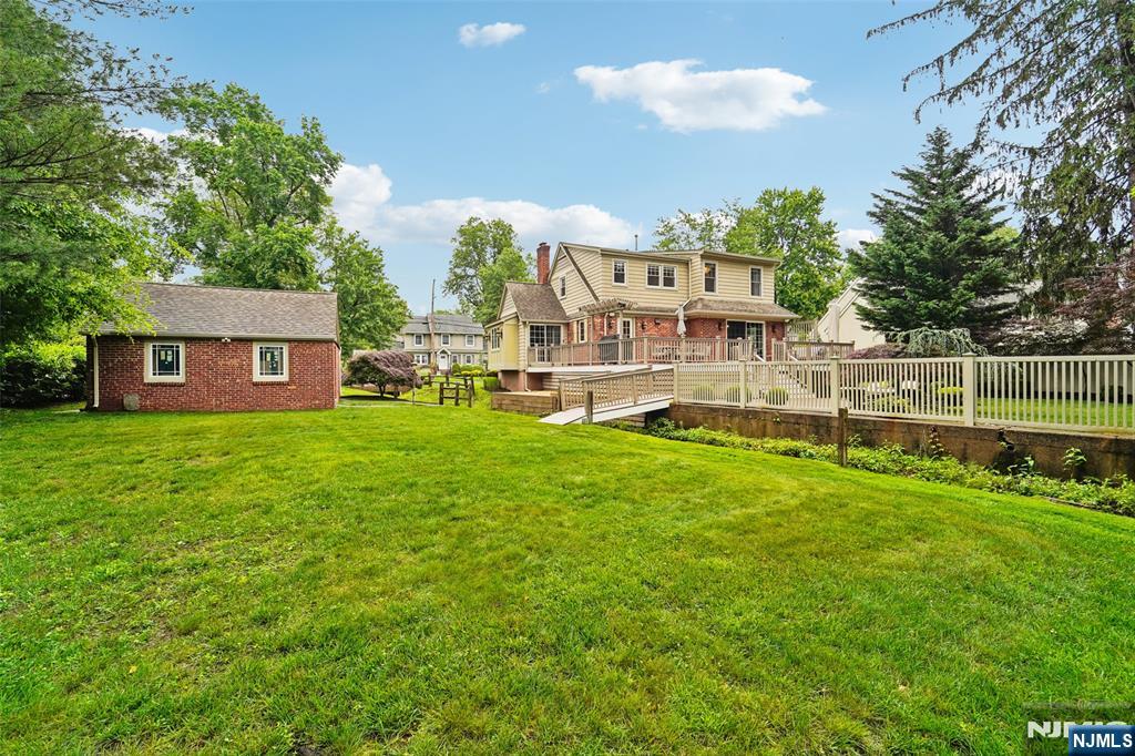 789 Woodland Avenue