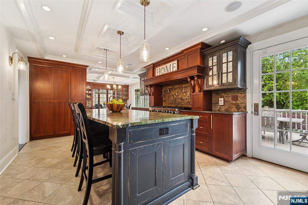 789 Woodland Avenue