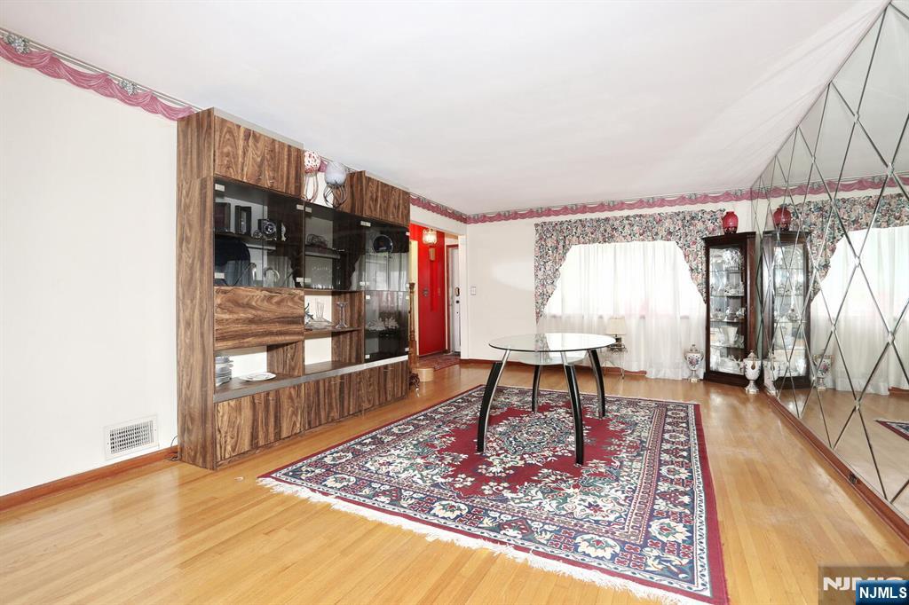 8 Melman Terrace