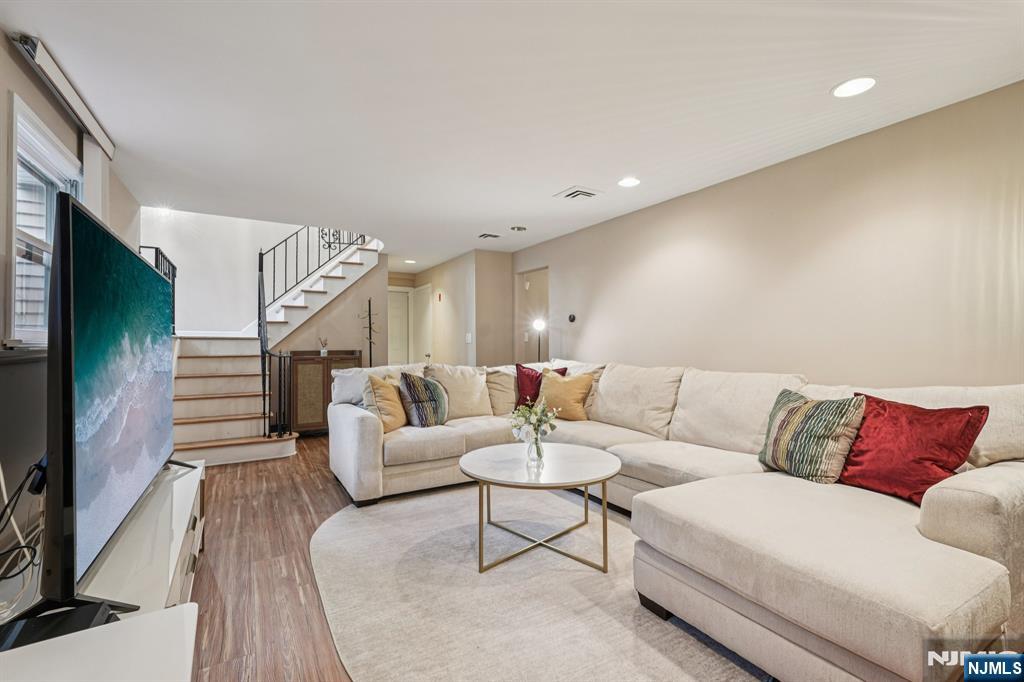 839 Carter Lane
