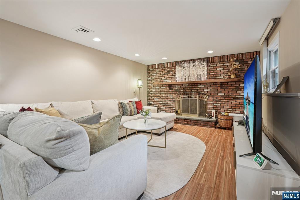839 Carter Lane