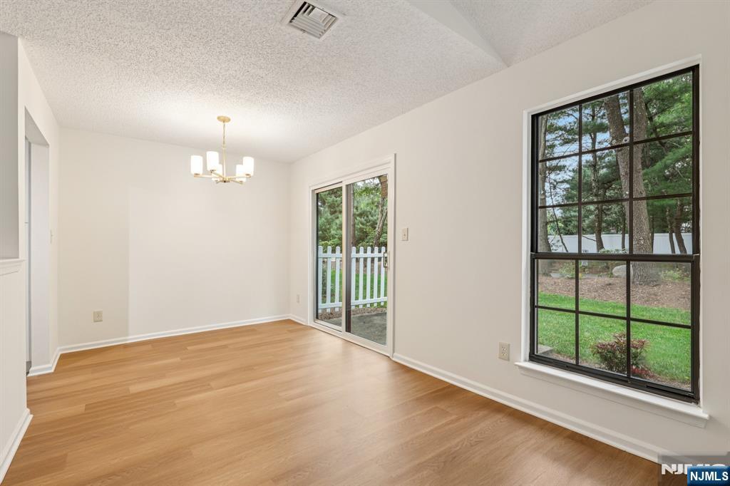 7 Eakens Court