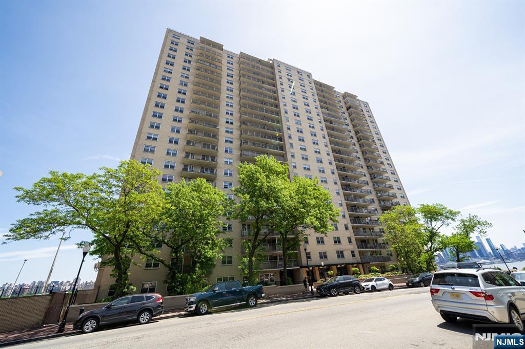 6600 E Boulevard East 23C-PH