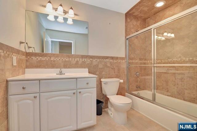 42 Skymark Court