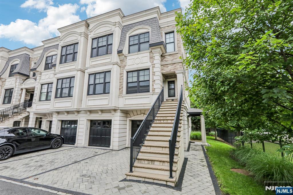 9 Marquis Court 9