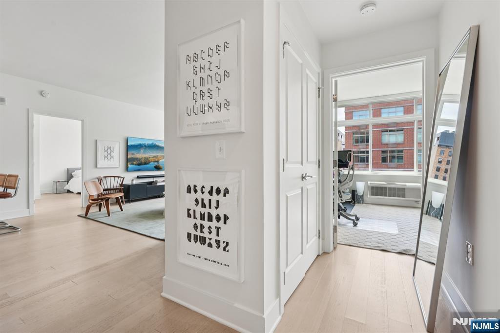 1400 Hudson Street 418