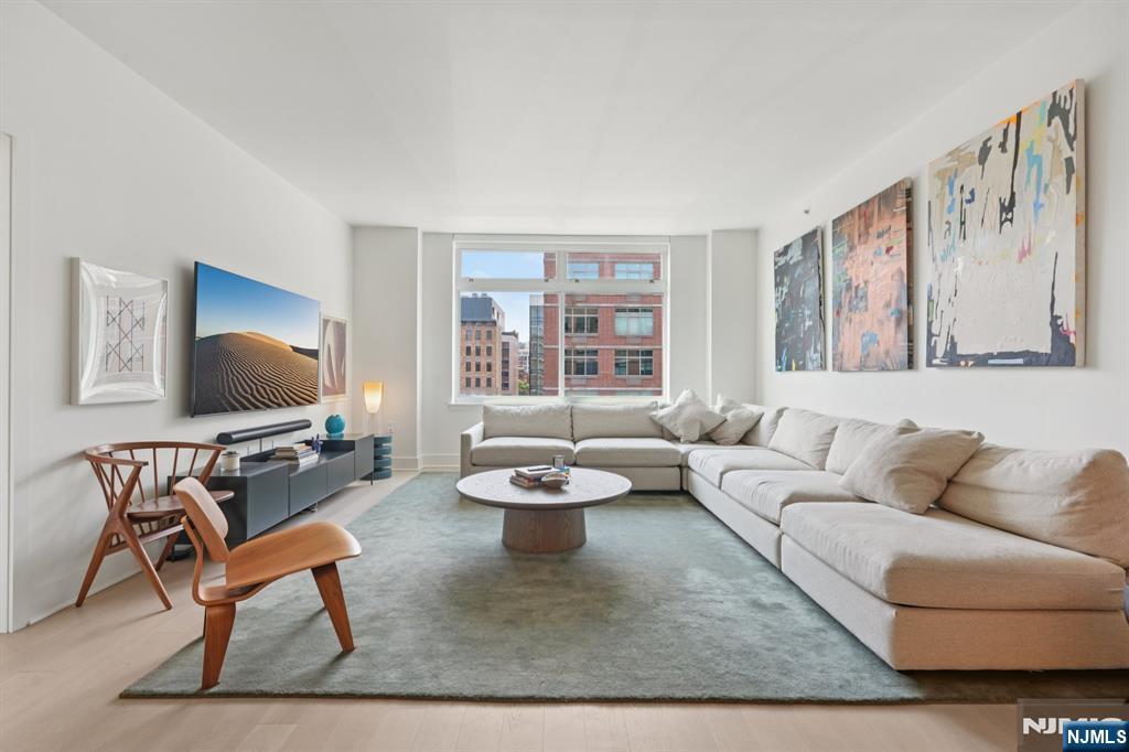 1400 Hudson Street 418