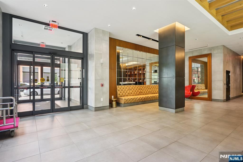 1400 Hudson Street 418