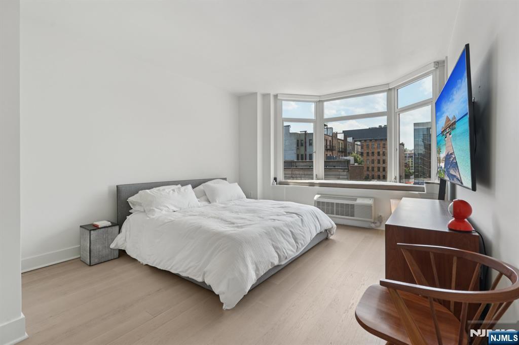 1400 Hudson Street 418