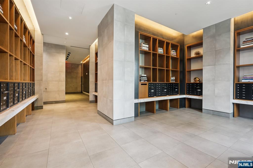 1400 Hudson Street 418