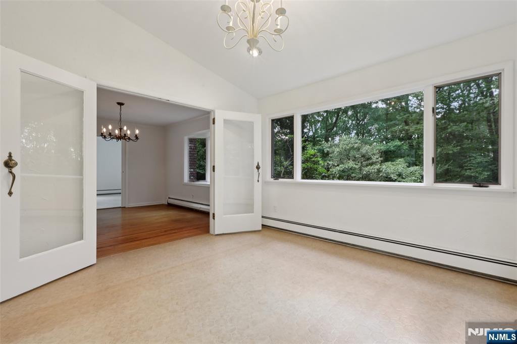 9 Arrowhead Road