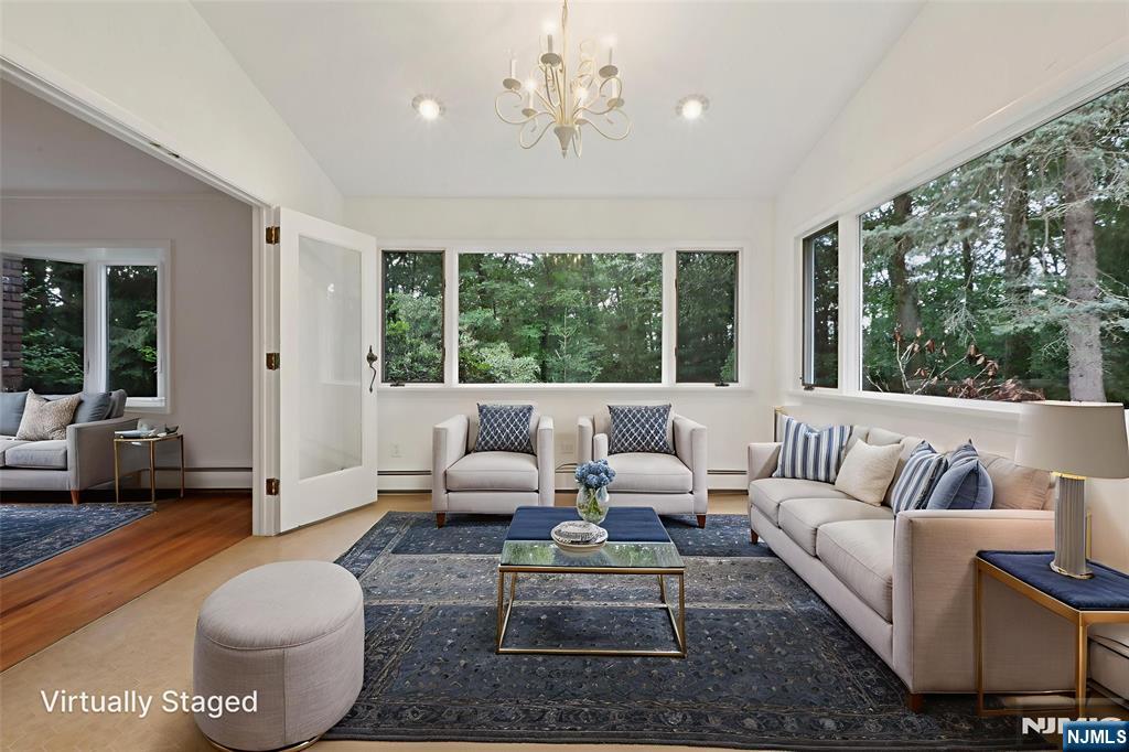 9 Arrowhead Road