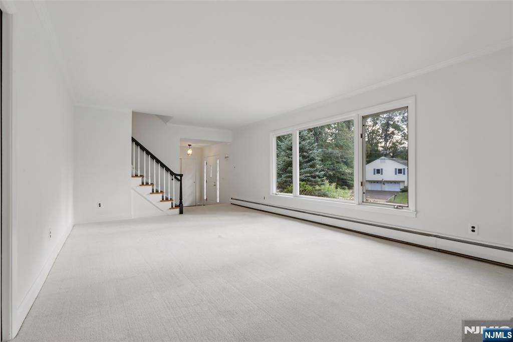 9 Arrowhead Road