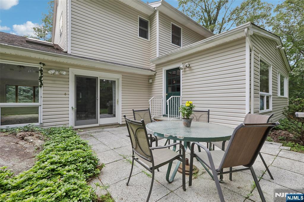 9 Arrowhead Road