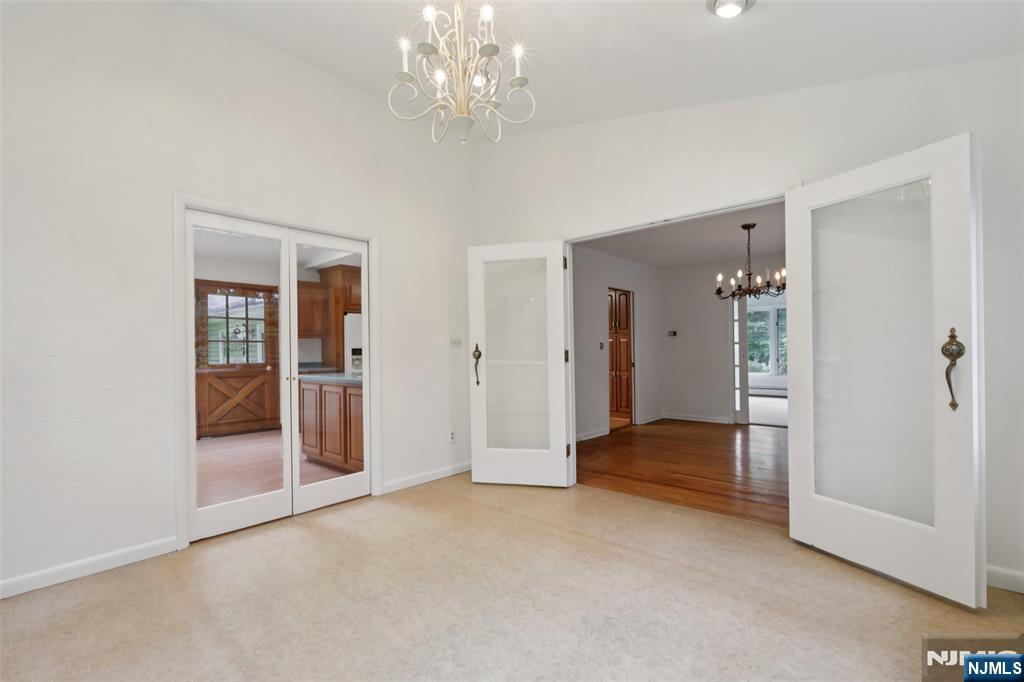 9 Arrowhead Road
