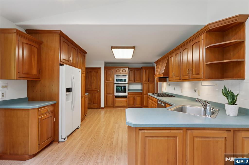 9 Arrowhead Road