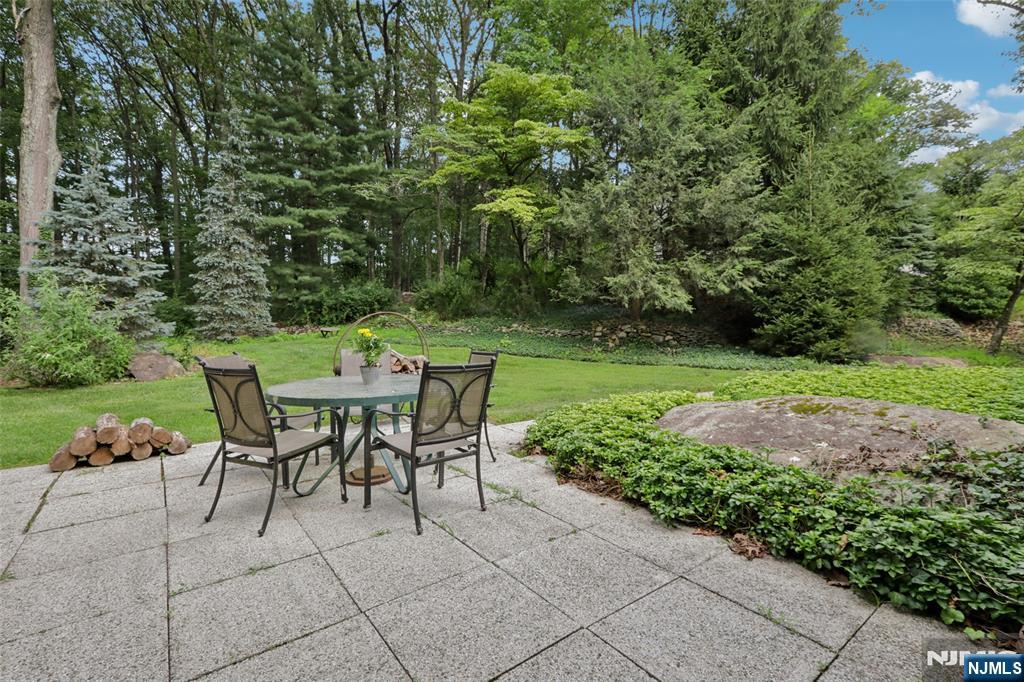 9 Arrowhead Road