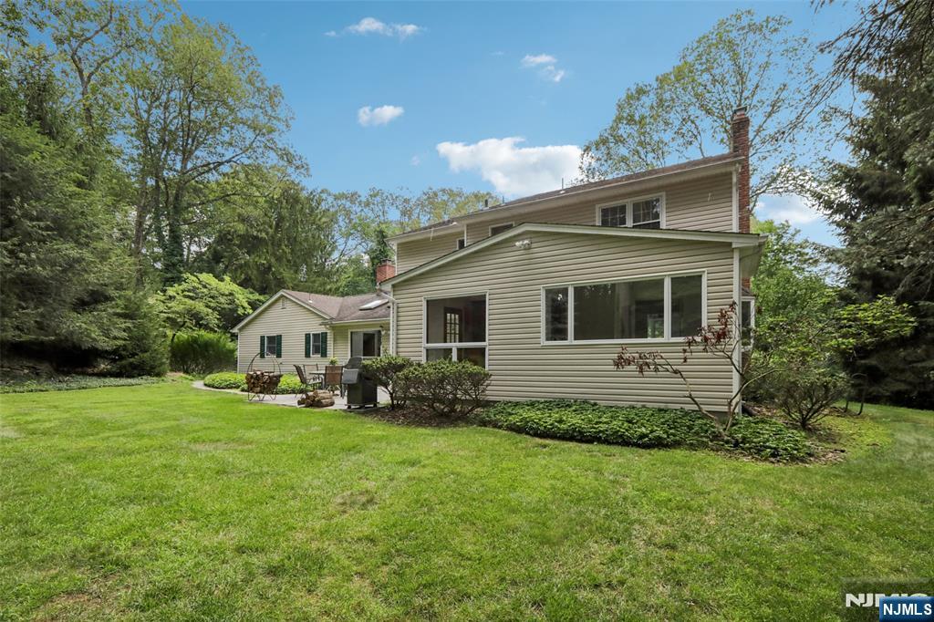 9 Arrowhead Road