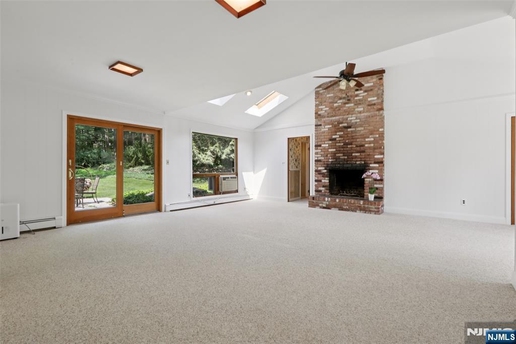 9 Arrowhead Road