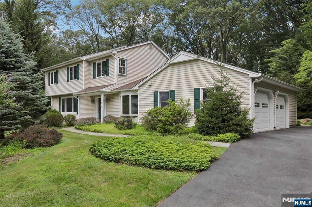 9 Arrowhead Road