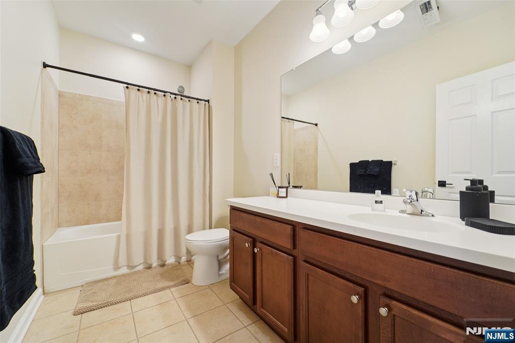 24 Jasmine Lane 1212