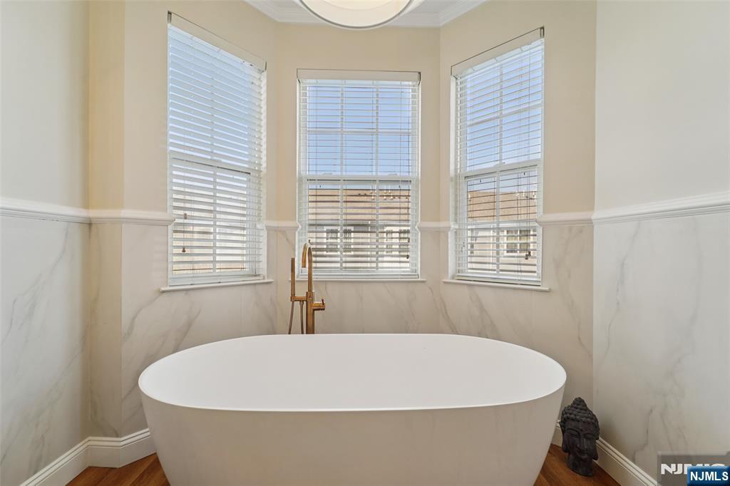 24 Jasmine Lane 1212