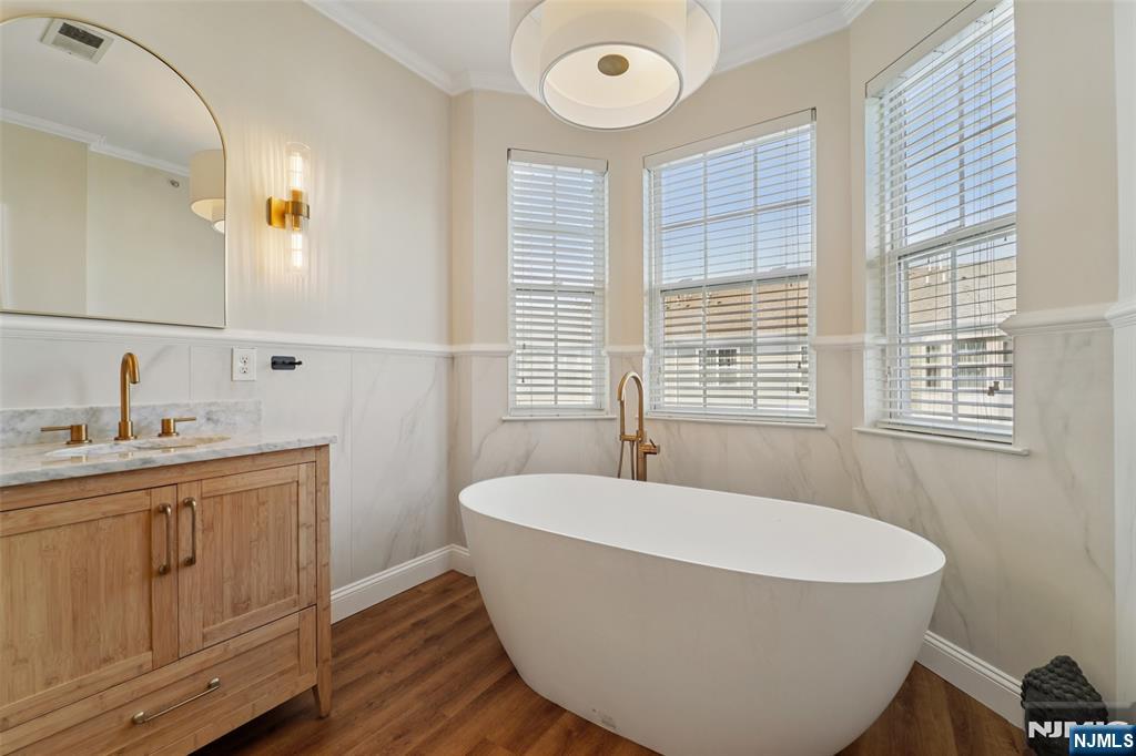 24 Jasmine Lane 1212