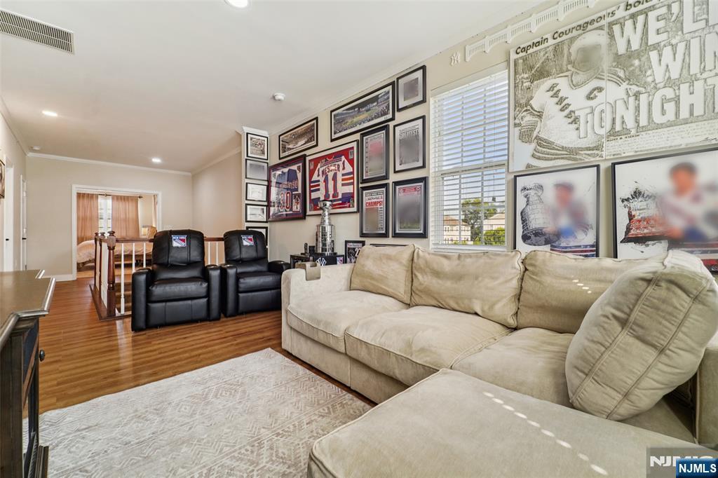 24 Jasmine Lane 1212