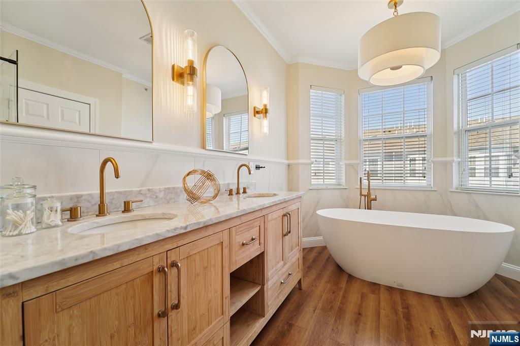 24 Jasmine Lane 1212