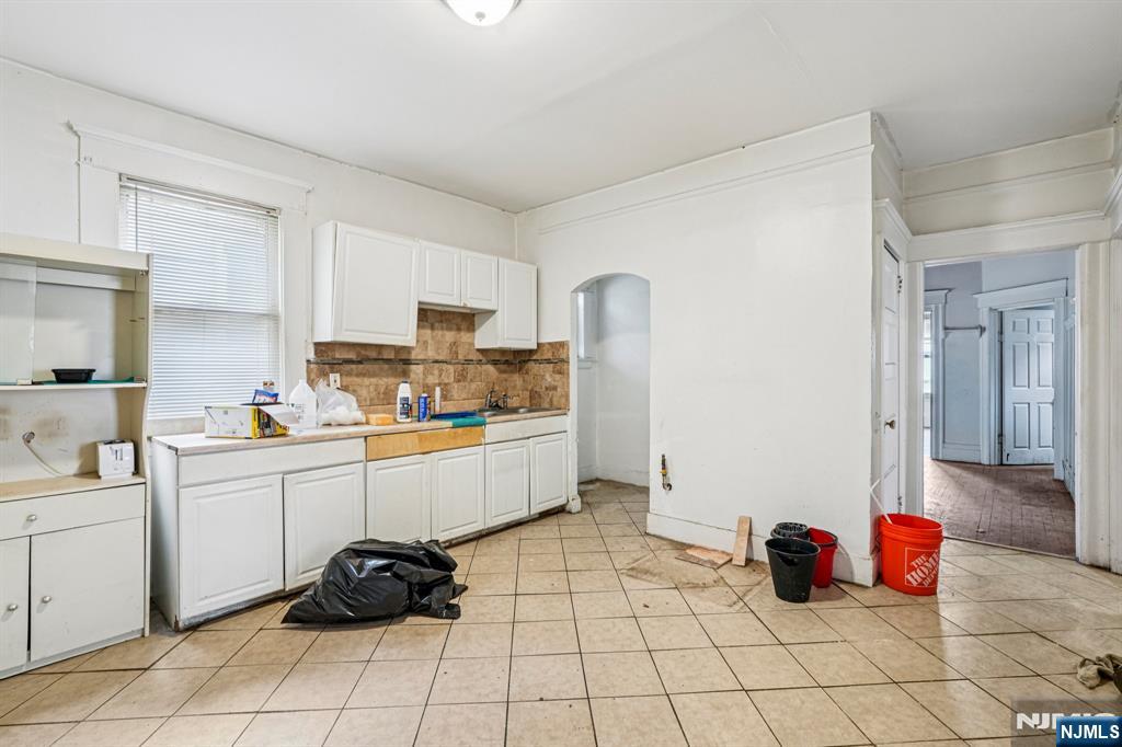 467 E 18th Street