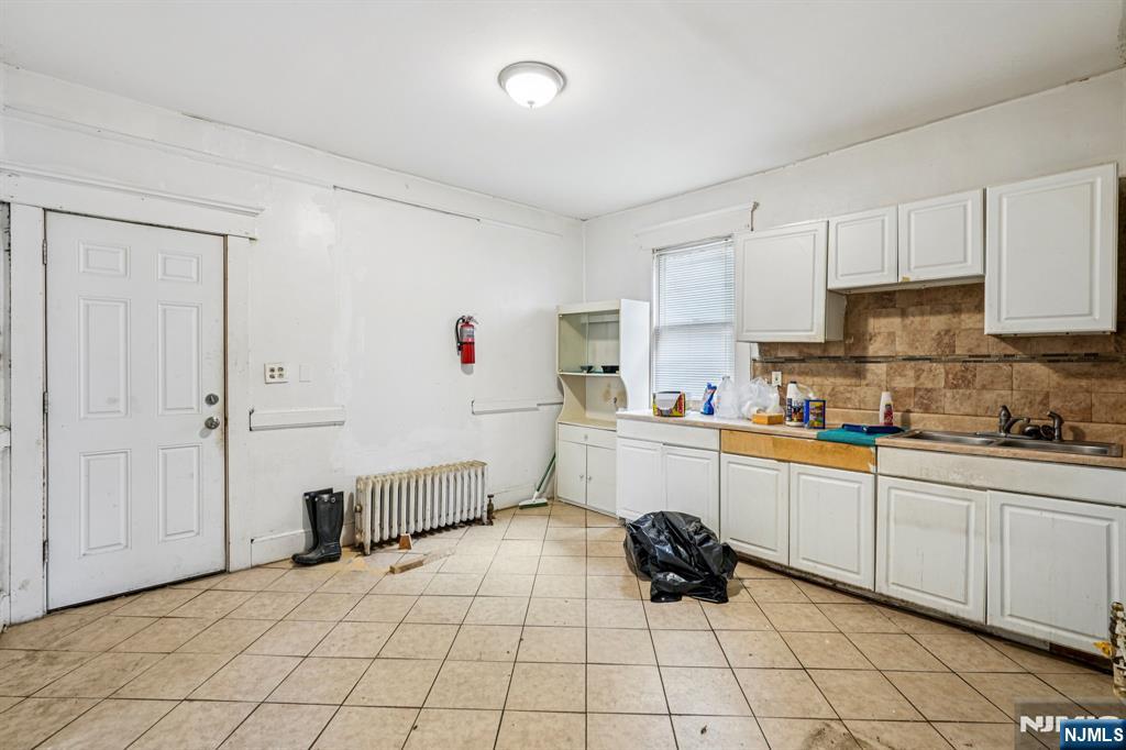 467 E 18th Street