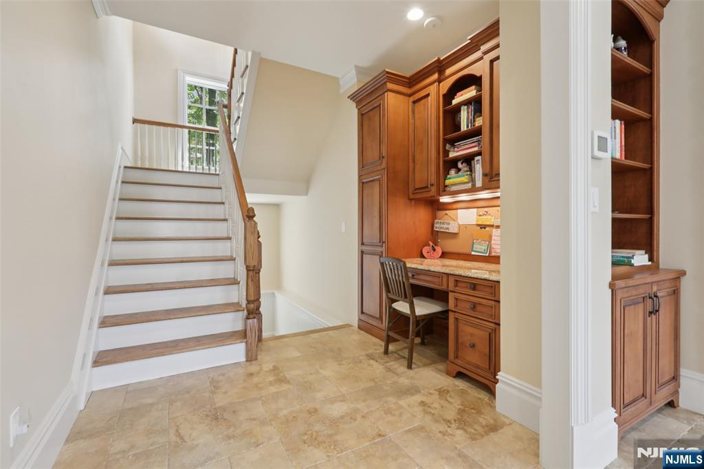 14 Upper Cross Road