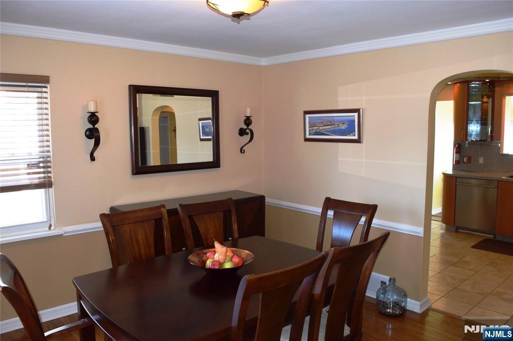 4-21 Summit Avenue