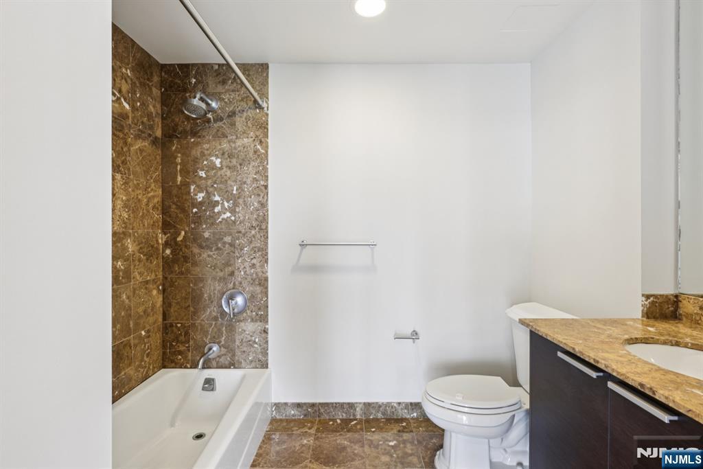 8100 River Road 1215