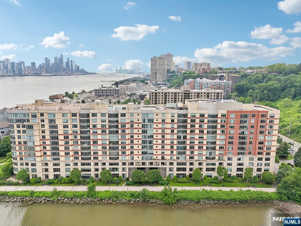 8100 River Road 1215